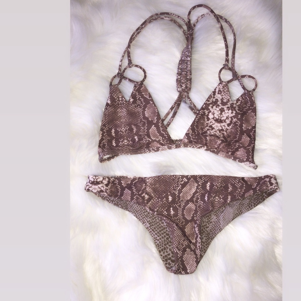 Acacia Set in Python